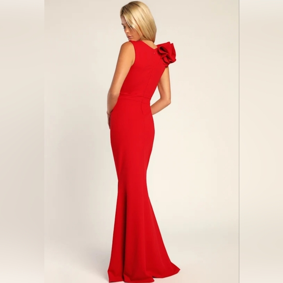 Lulu's Scarlet One-Shoulder Ruffle Mermaid Gown - Picture 2 of 3